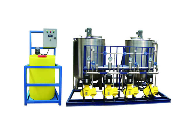 智能在线加药装置